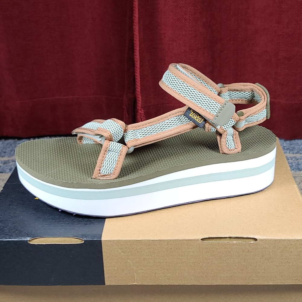 Teva Women's Flatform Universal Sandals